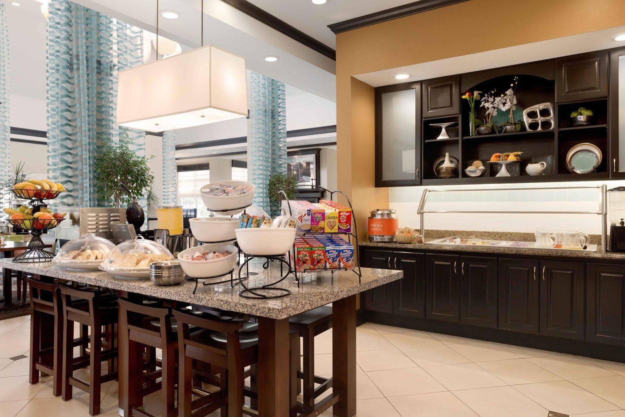 Hilton Garden Inn Charlotte/Mooresville Buitenkant foto
